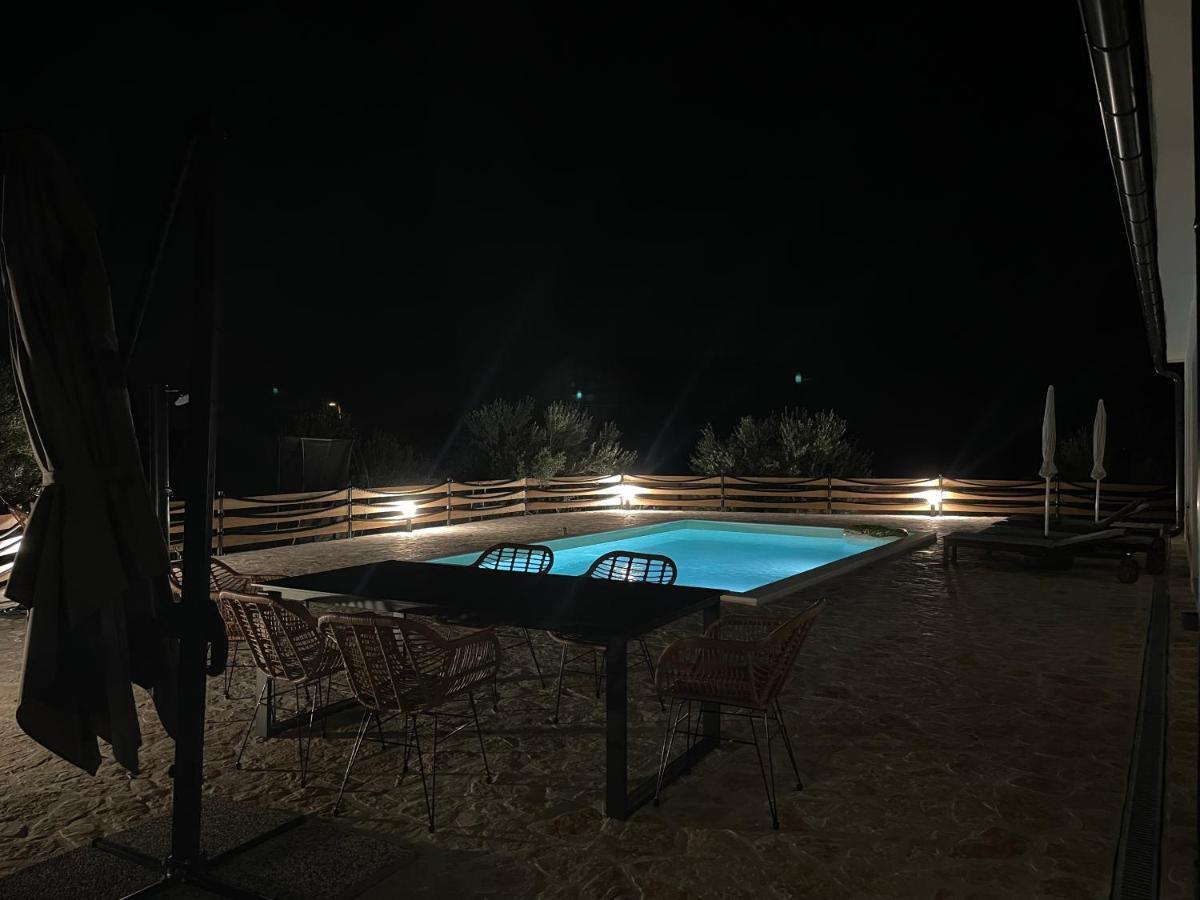 Wonderful Holiday House Bruno With Heated Pool Zadar Exterior photo