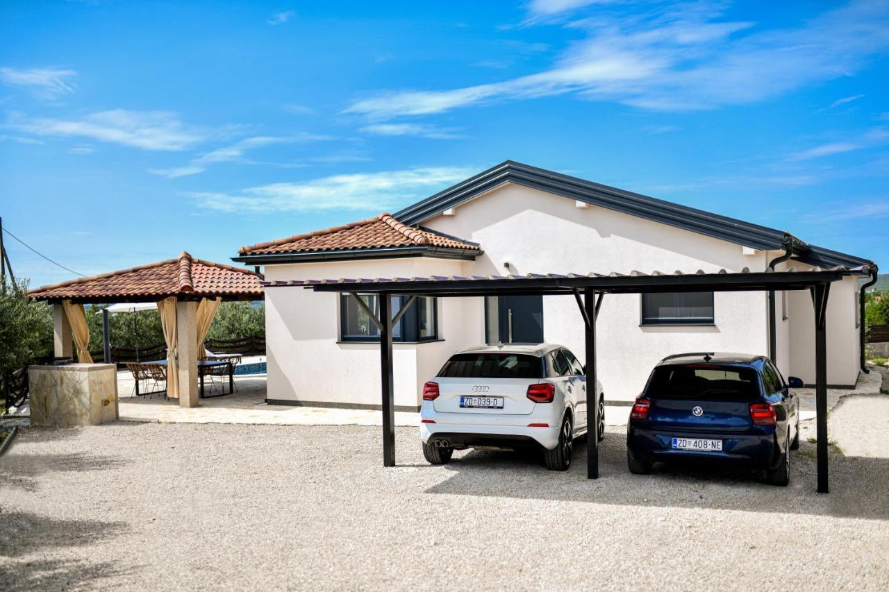 Wonderful Holiday House Bruno With Heated Pool Zadar Exterior photo